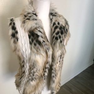 XOXO faux fur vest! Extremely good condition! /M/L ** Read Description!